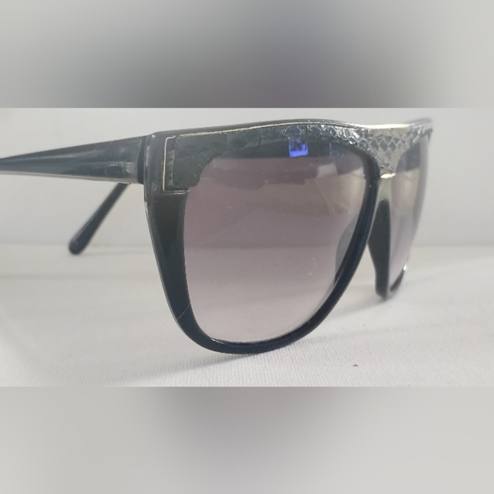Vintage Black Sunglasses w/faux Croc Trim.